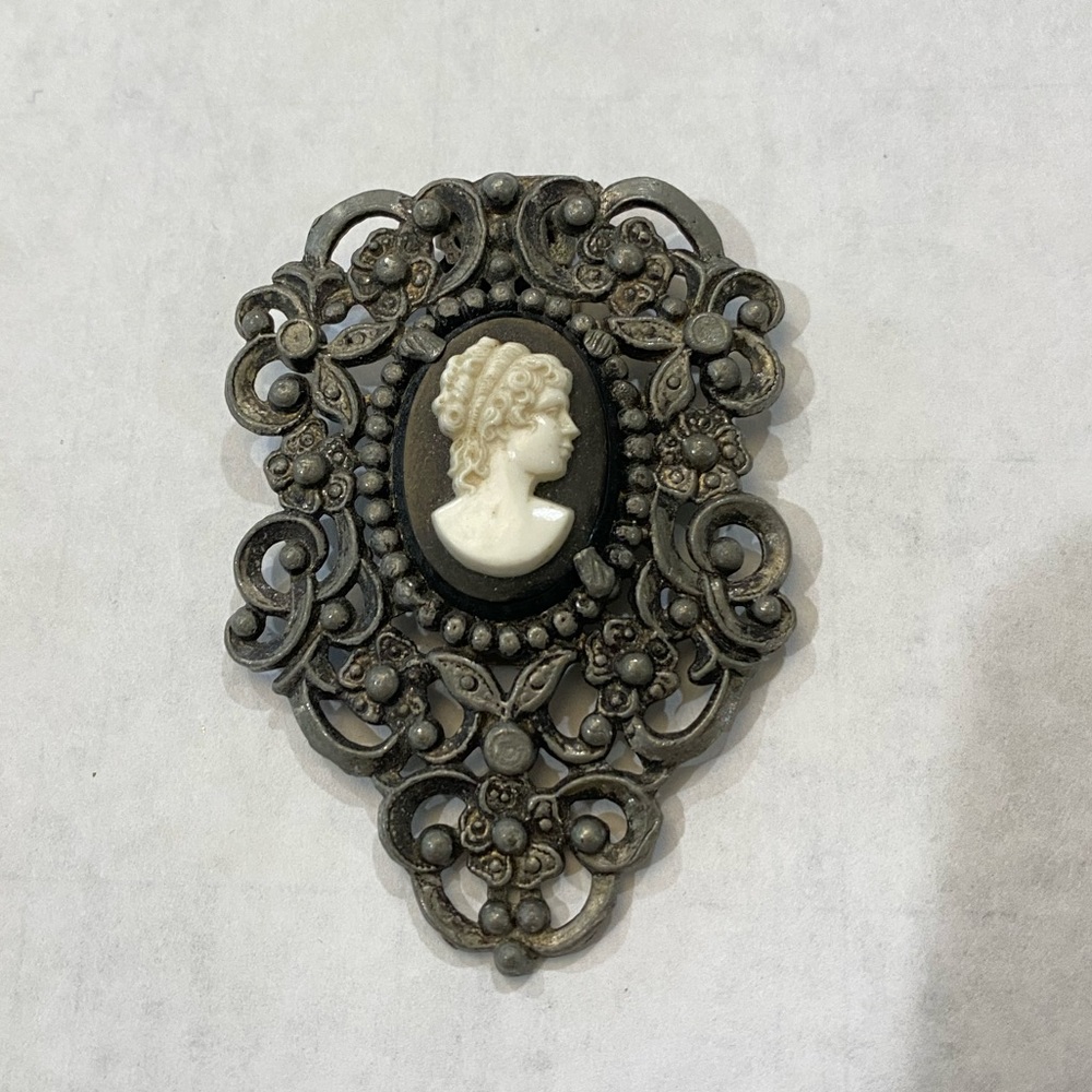 Silver tone Victorian Faux Cameo Jewelry Brooch antique gothic